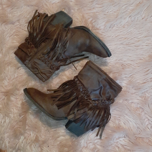 LOW FRINGE COWGIRL BOOTS - Picture 1 of 5